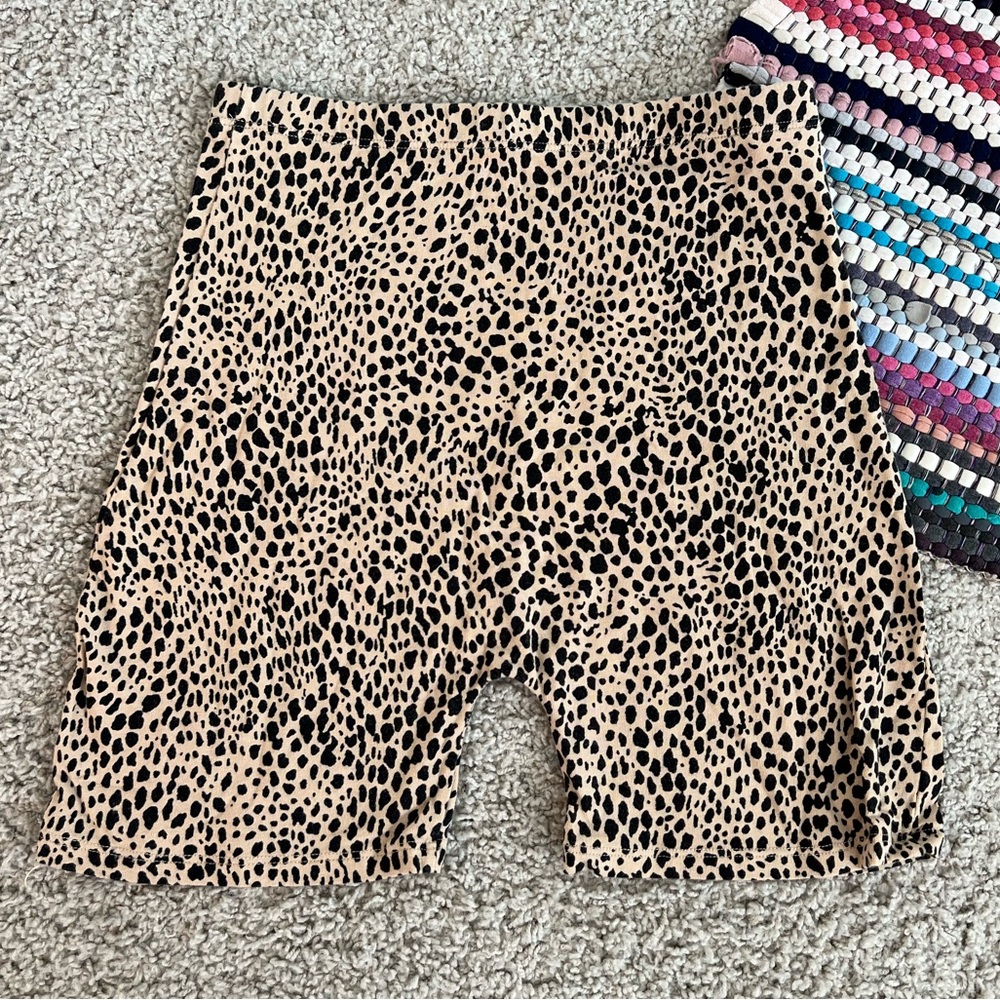 BRANDY MELVILLE / JOHN GALT BIKER SHORTS